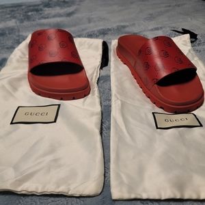 COPY - Gucci pool slides